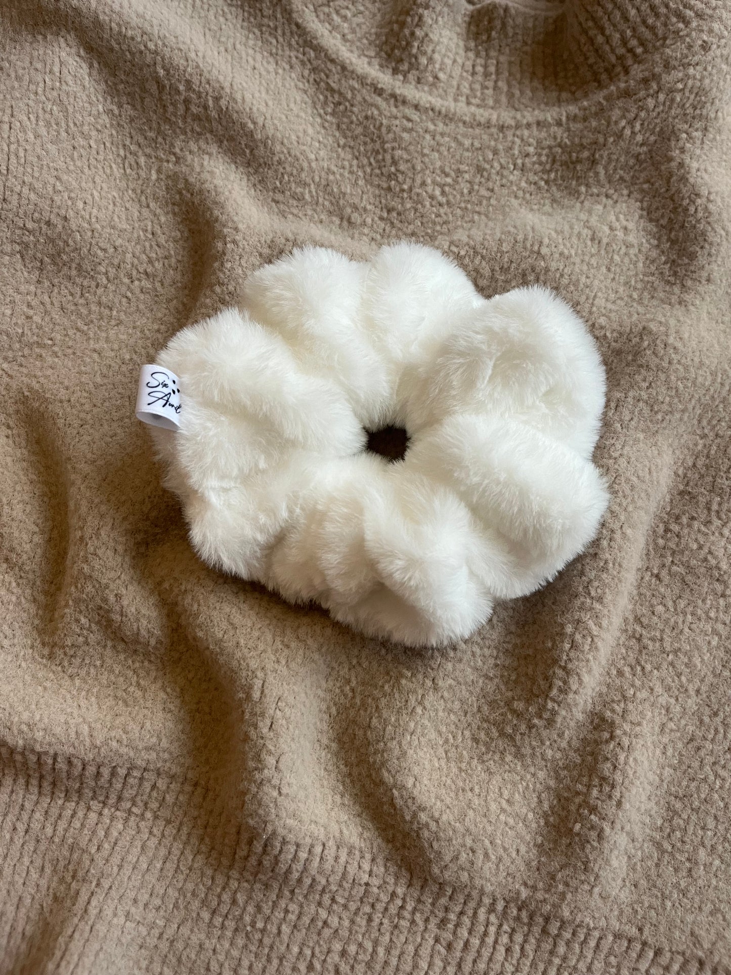 Chouchou Scrunchie en fourrure blanc