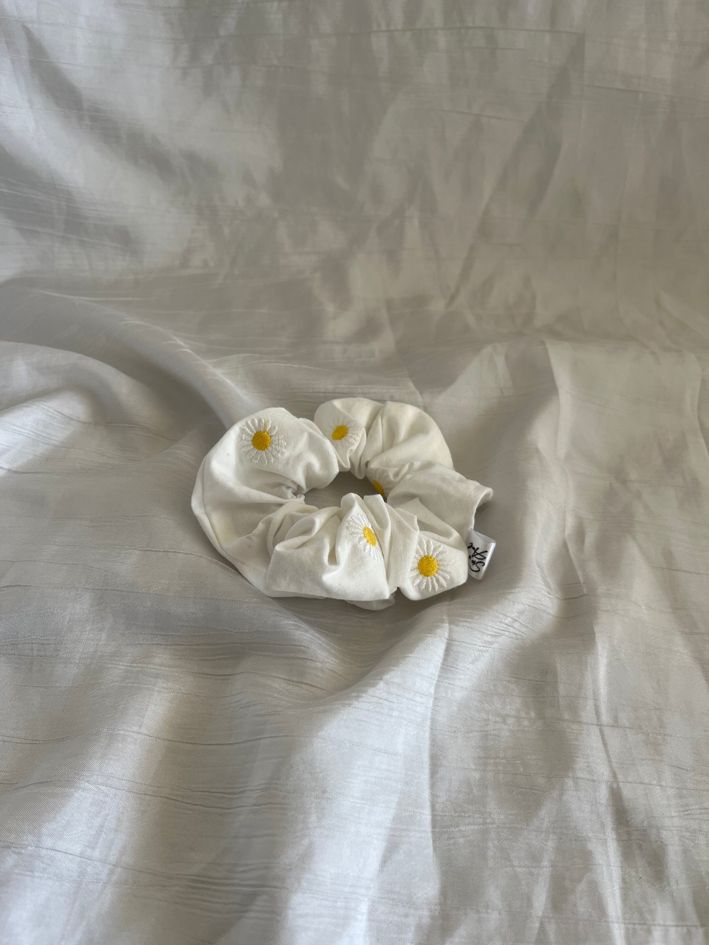 Chouchou Scrunchie en coton Marguerite