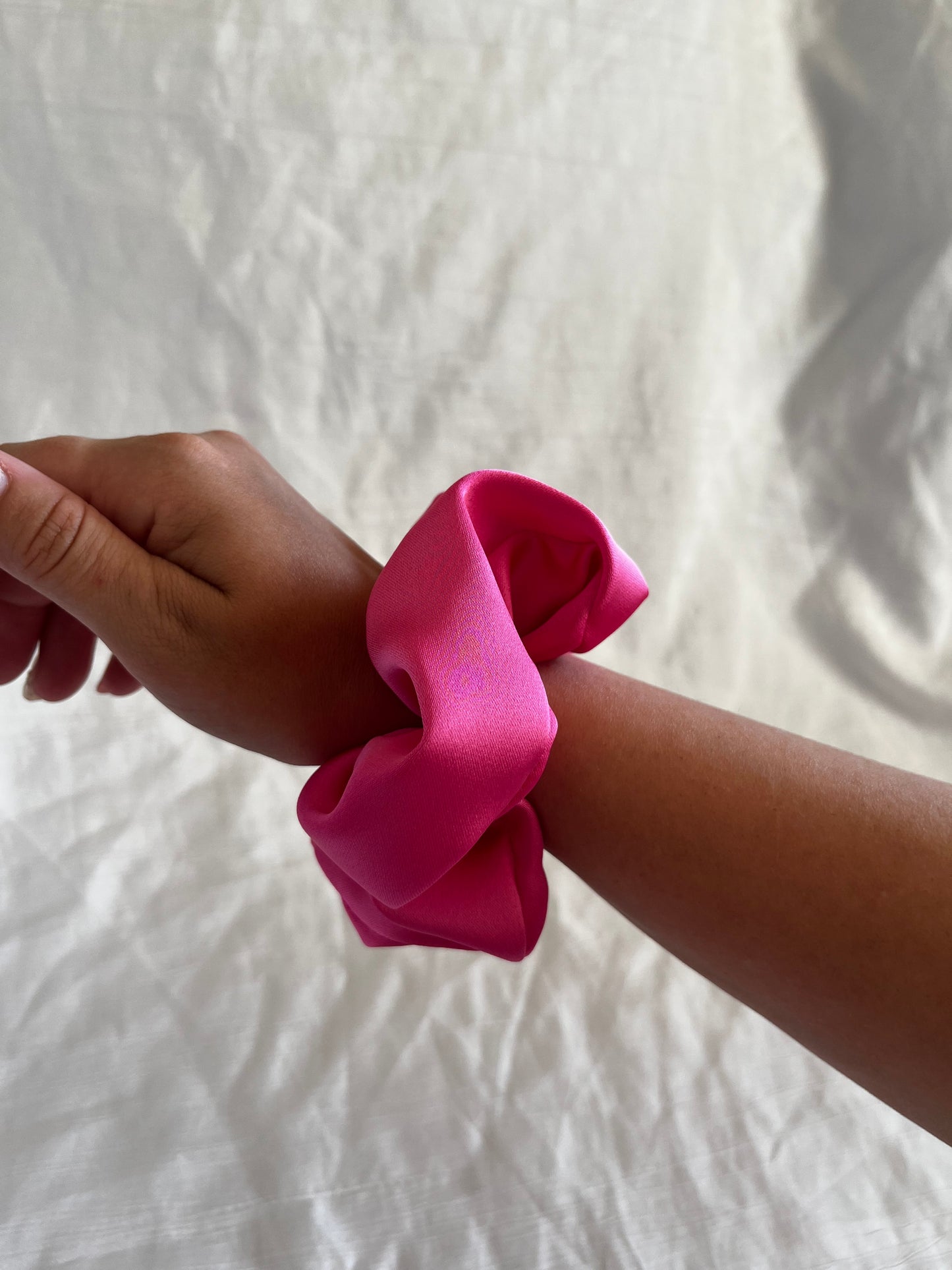 Chouchou Scrunchie en satin Rose 🩷