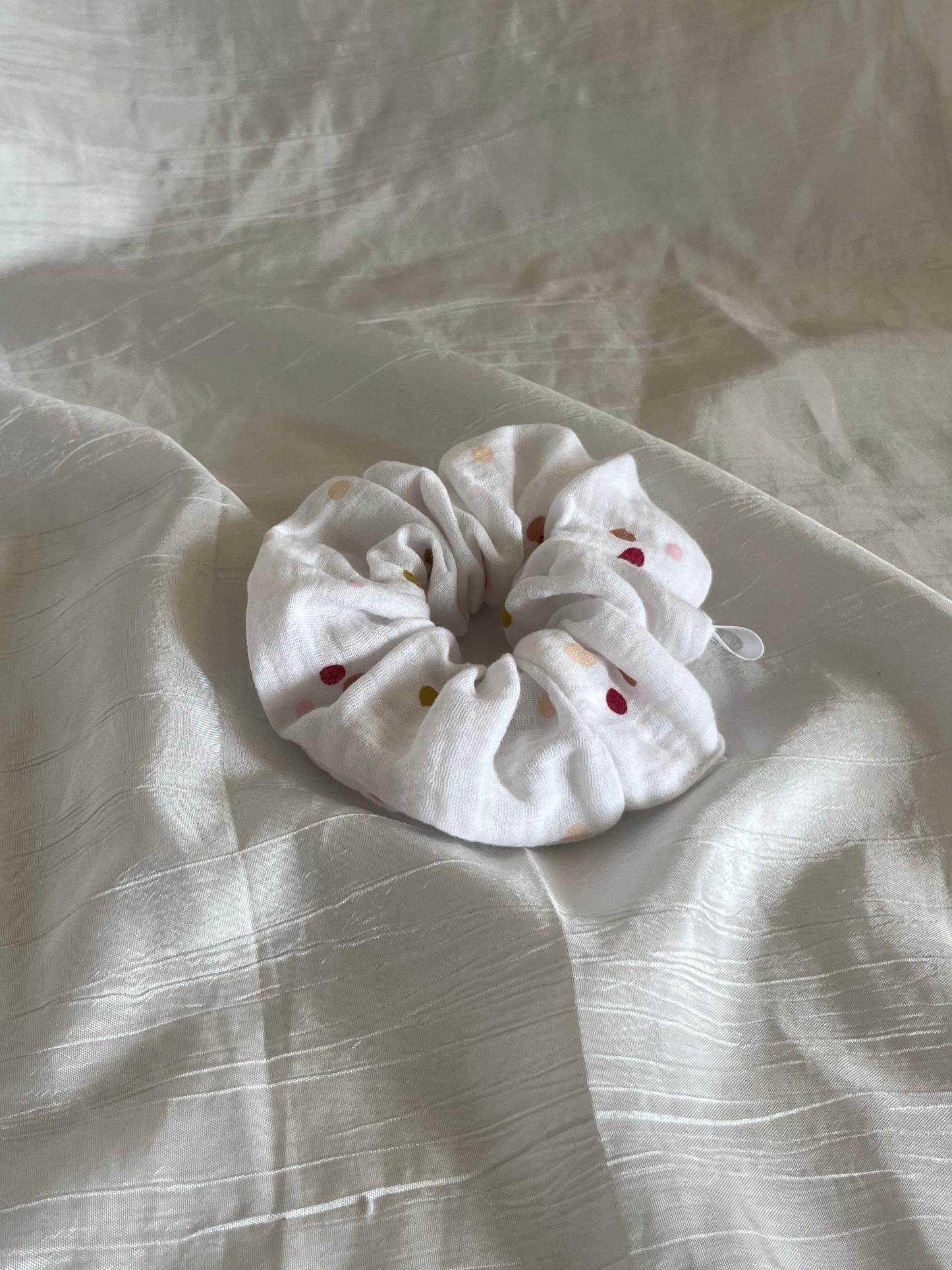 Chouchou Scrunchie en gaze Confettis