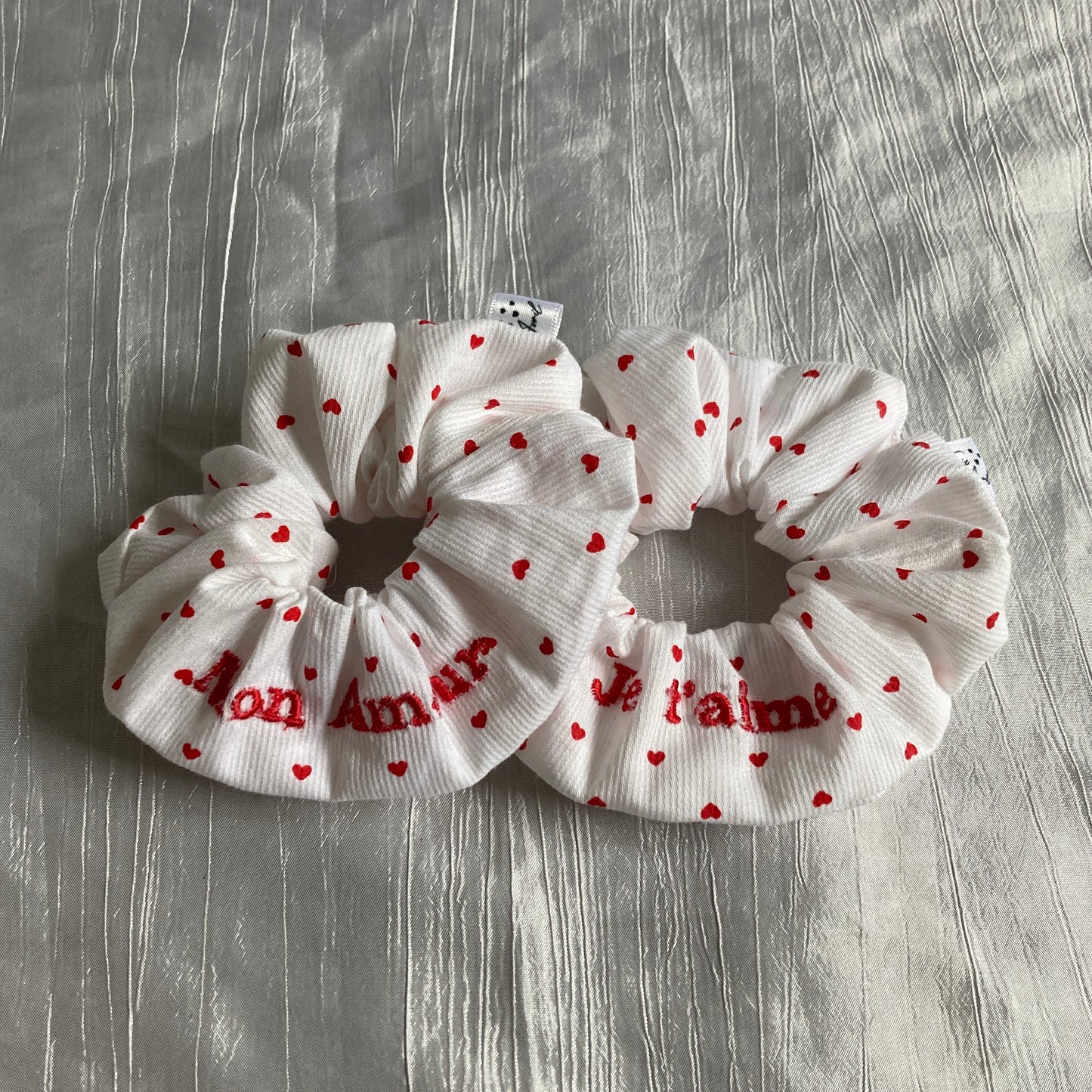 Chouchou Scrunchie en coton Mots doux brodé