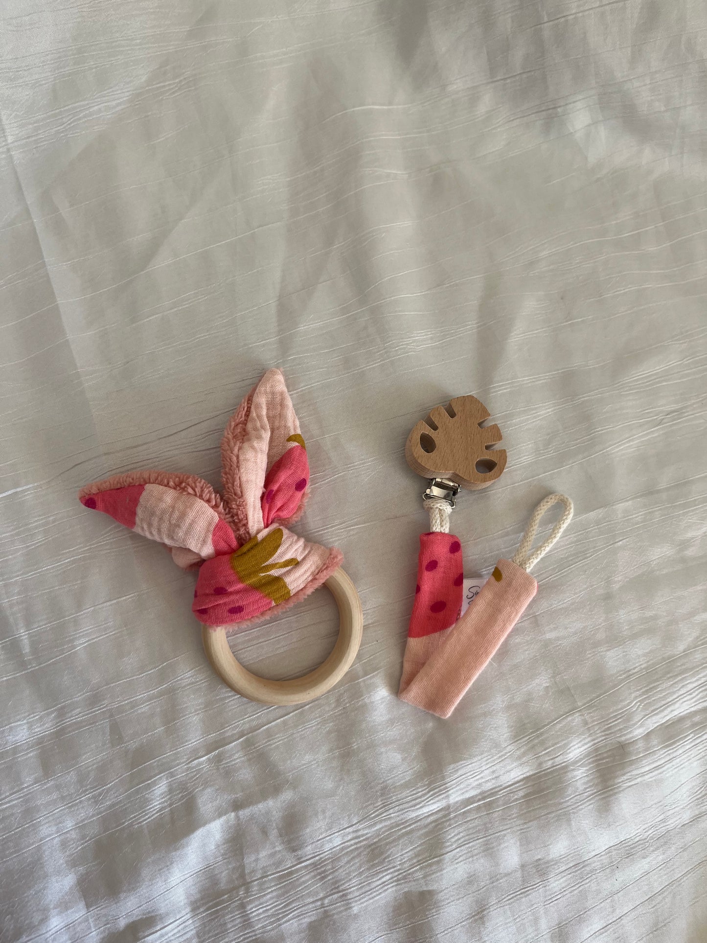 Attache tétine Strawberry