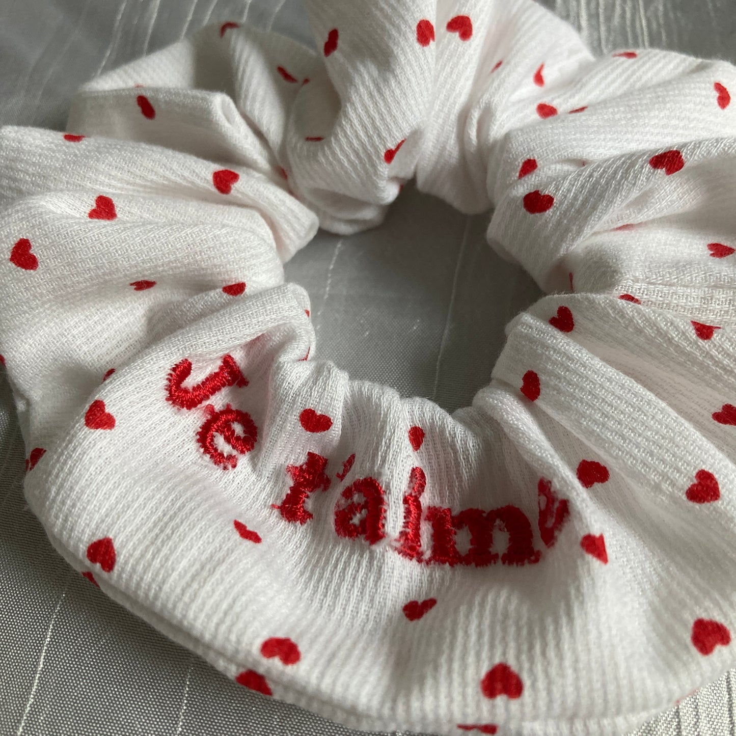 Chouchou Scrunchie en coton Mots doux brodé