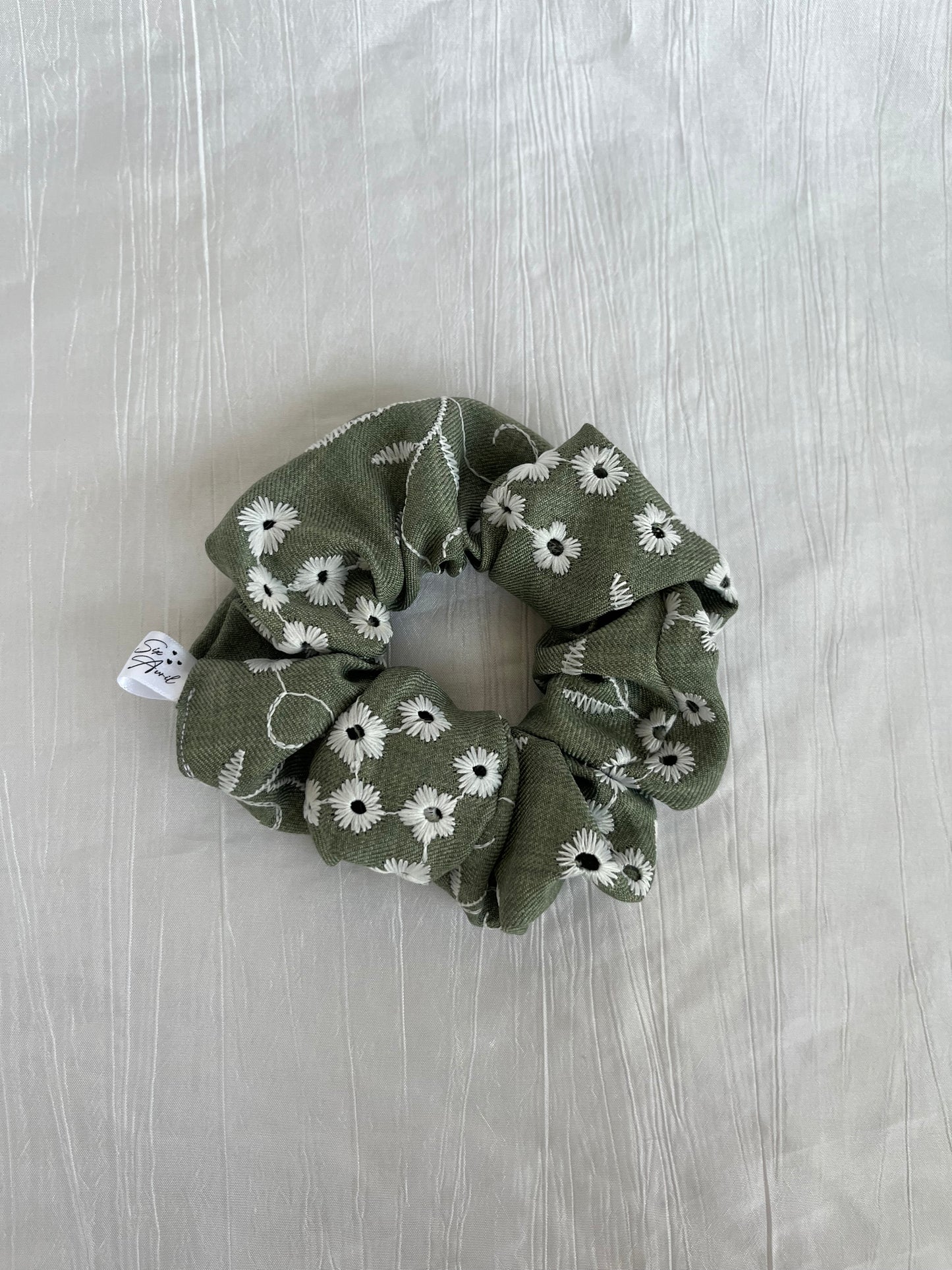 Chouchou Scrunchie en coton Broderie Anglaise