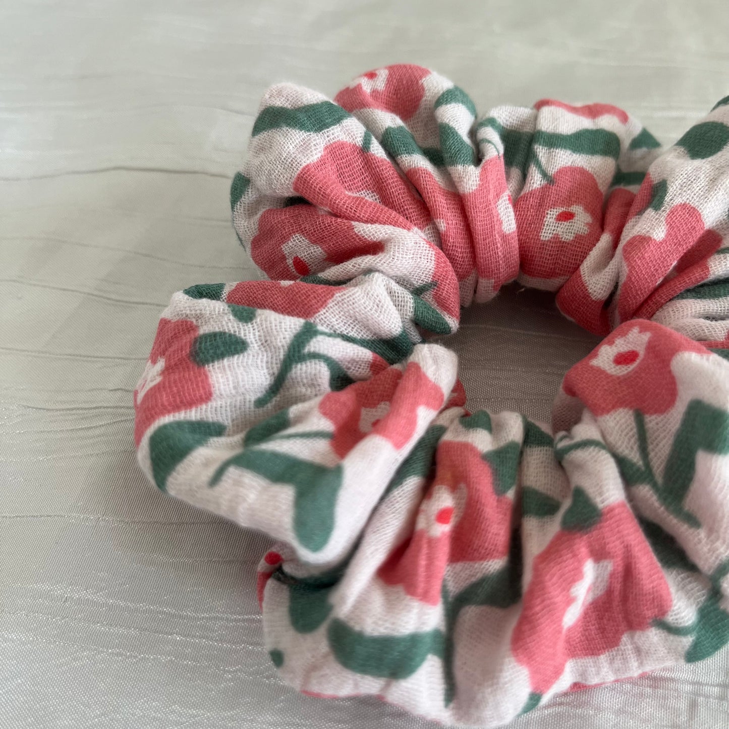 Chouchou Scrunchie en gaze Jardin