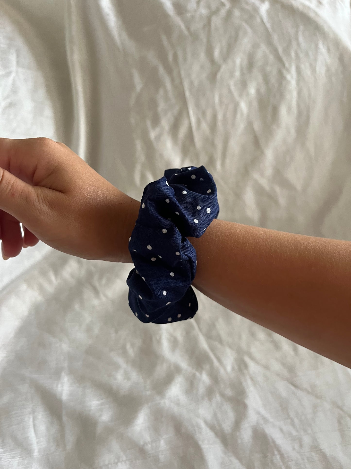 Chouchou Scrunchie en coton Pois
