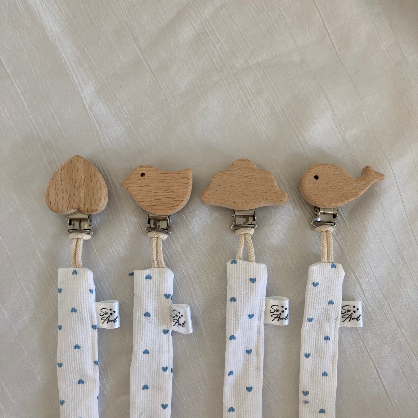Attache tétine Coeur bleu