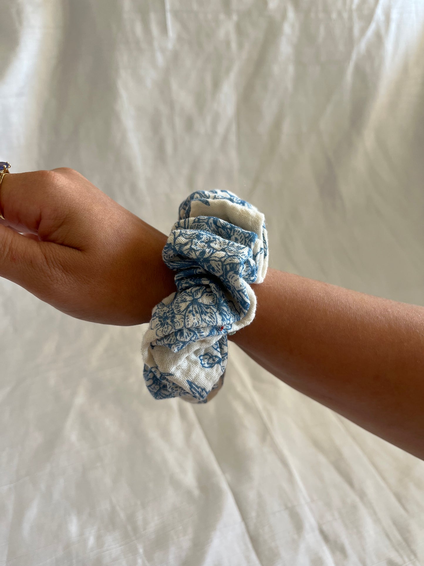 Chouchou Scrunchie en gaze Jouy