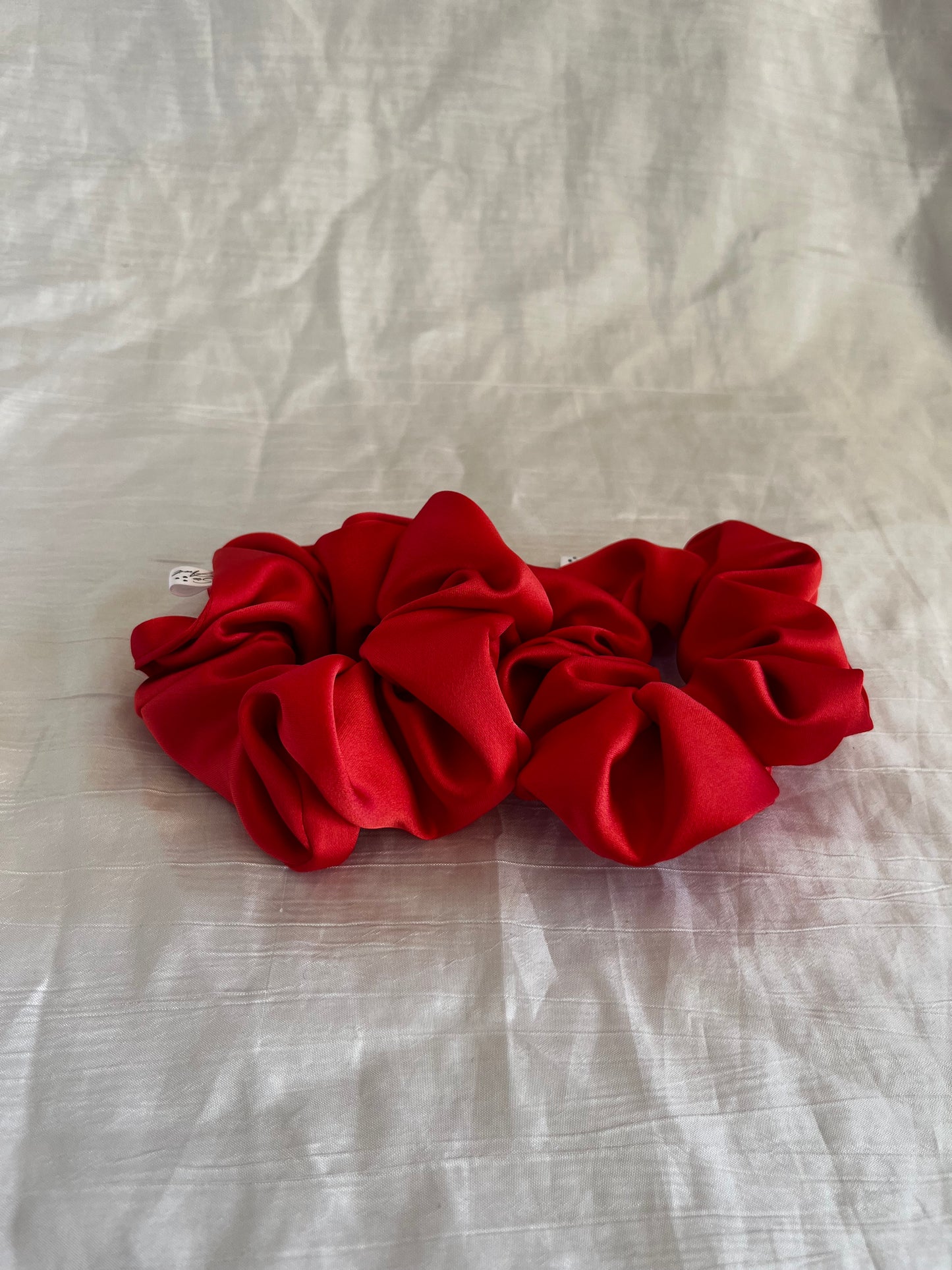 Chouchou Scrunchie en satin Pêche 🍑