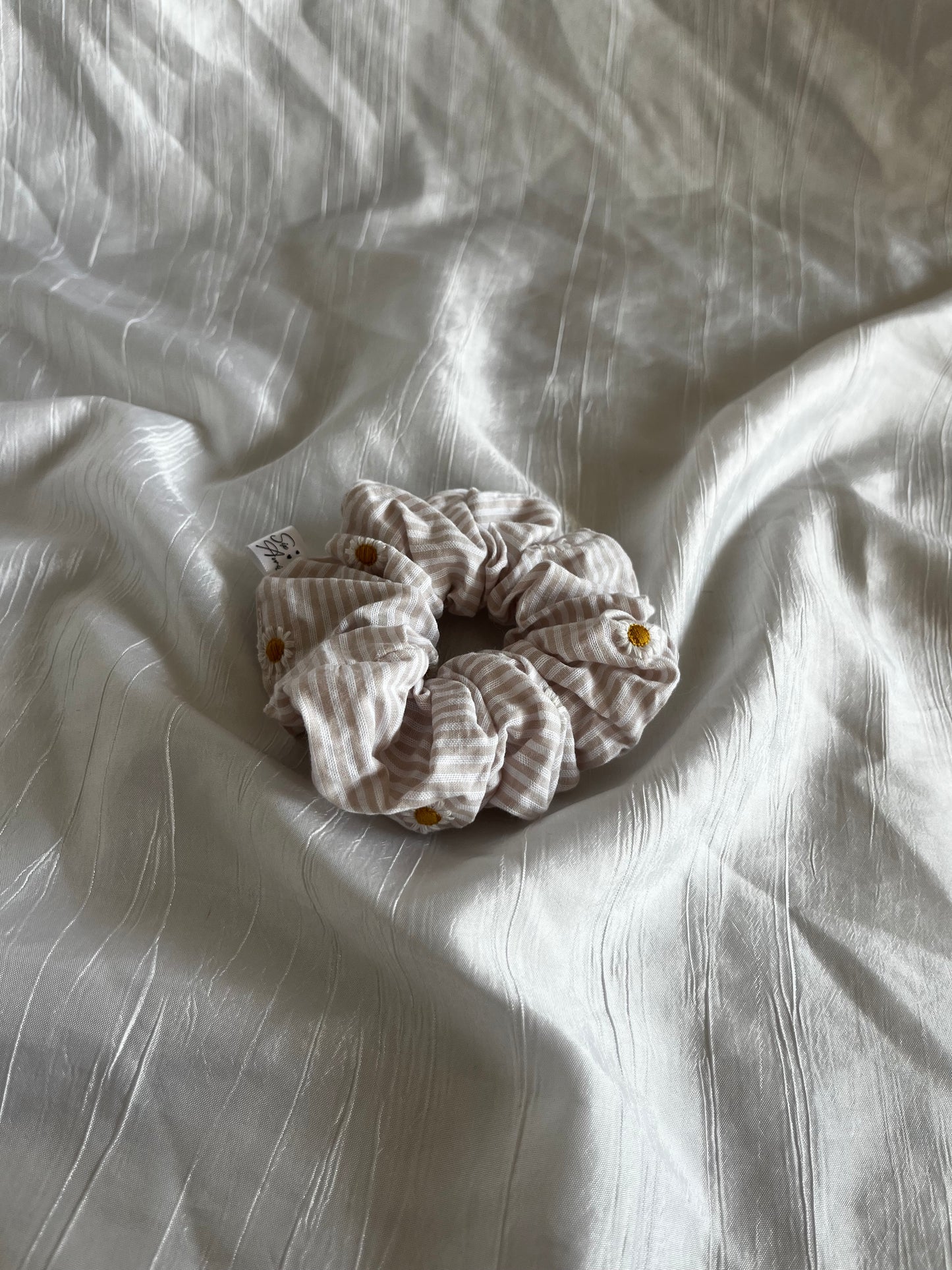 Chouchou Scrunchie en coton Marguerite 🌼