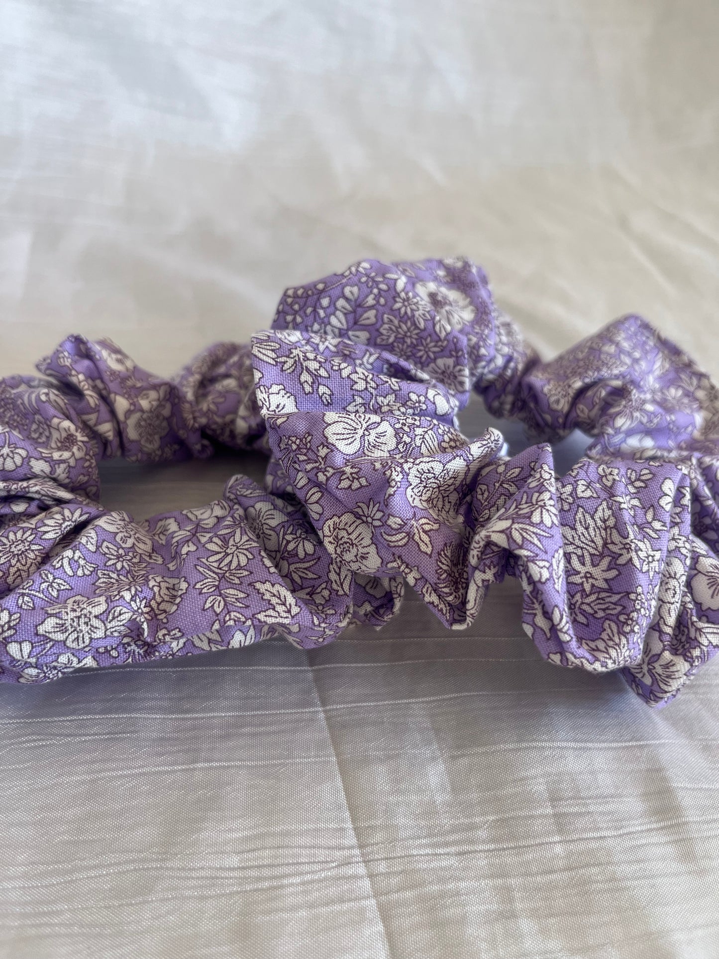 Chouchou Scrunchie en coton Fleuri Lilas 💜