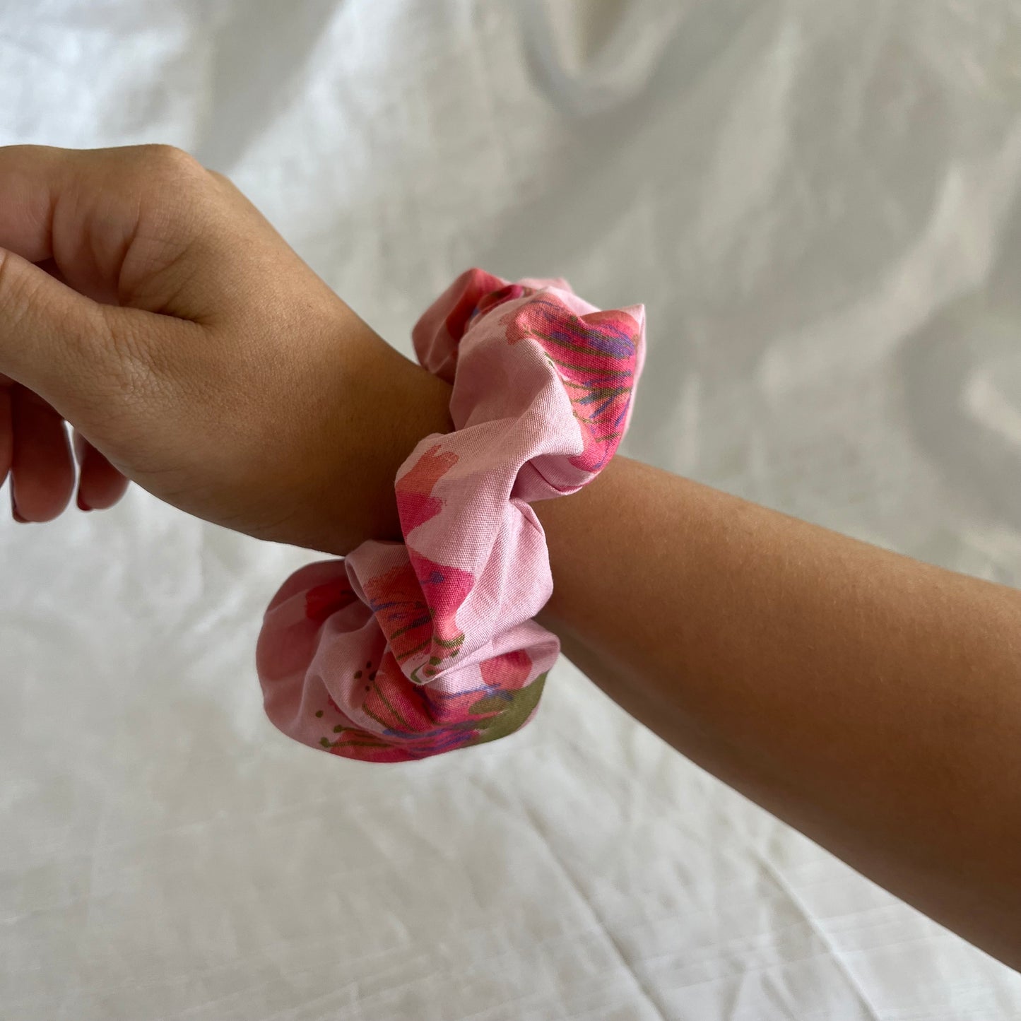 Chouchou Scrunchie en coton Bougainvillier