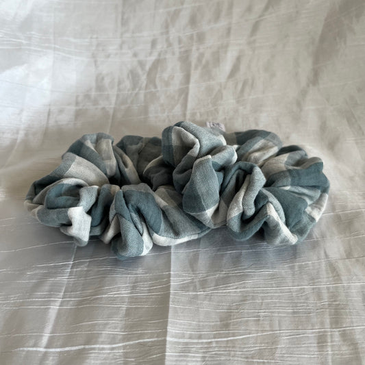 Chouchou Scrunchie en gaze de coton Vichy vert