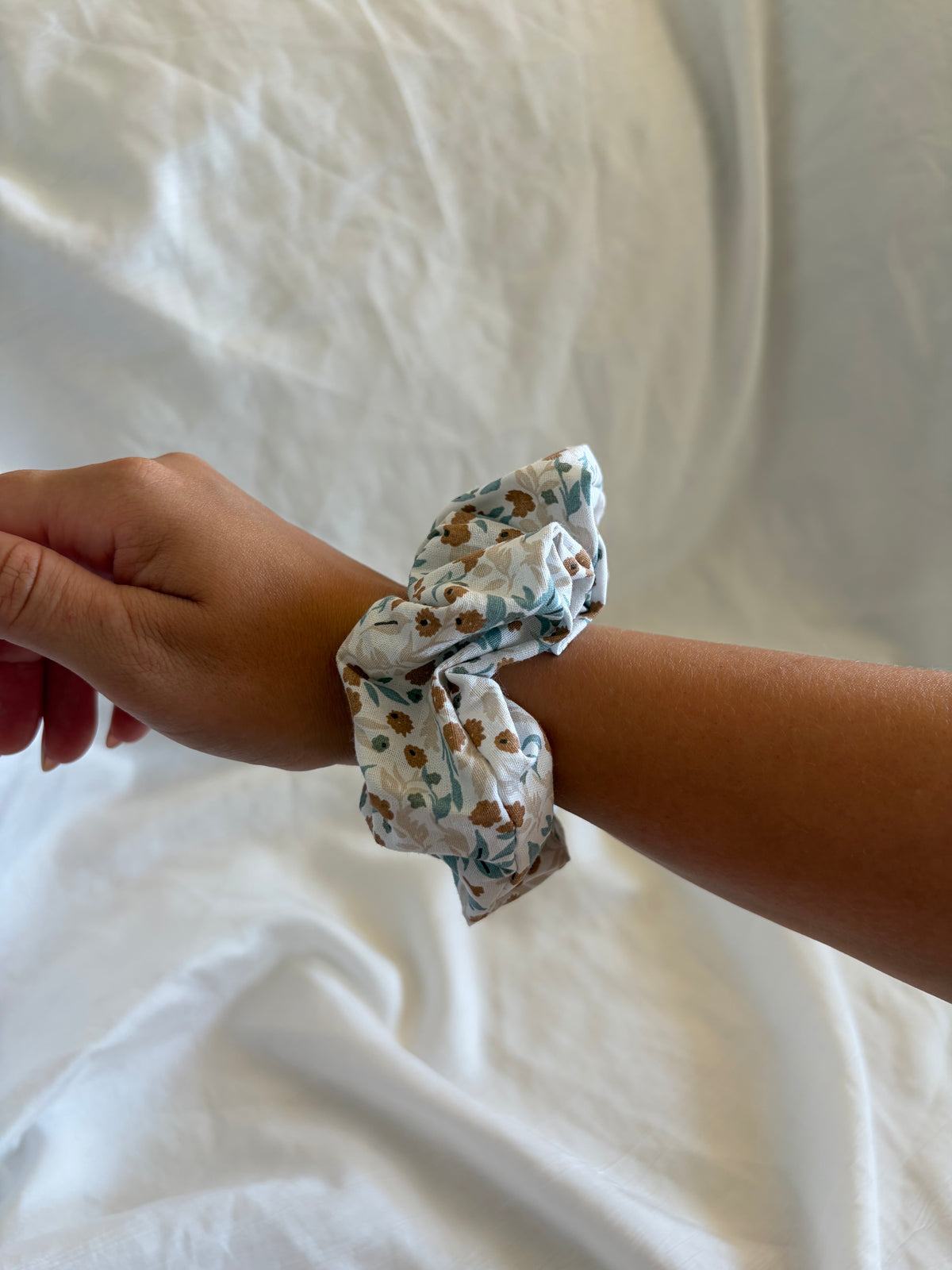 Chouchou Scrunchie en coton Baie 🪵