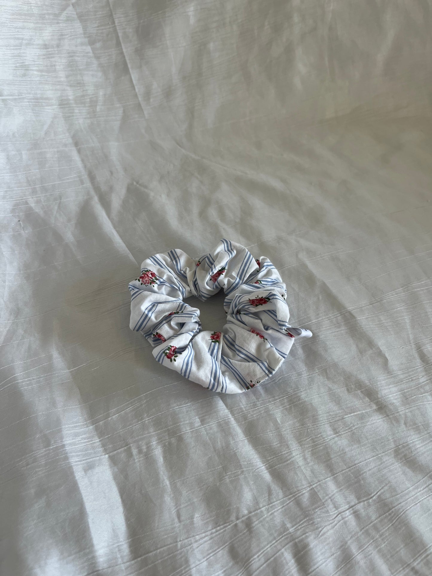 Chouchou Scrunchie en coton Fleurie