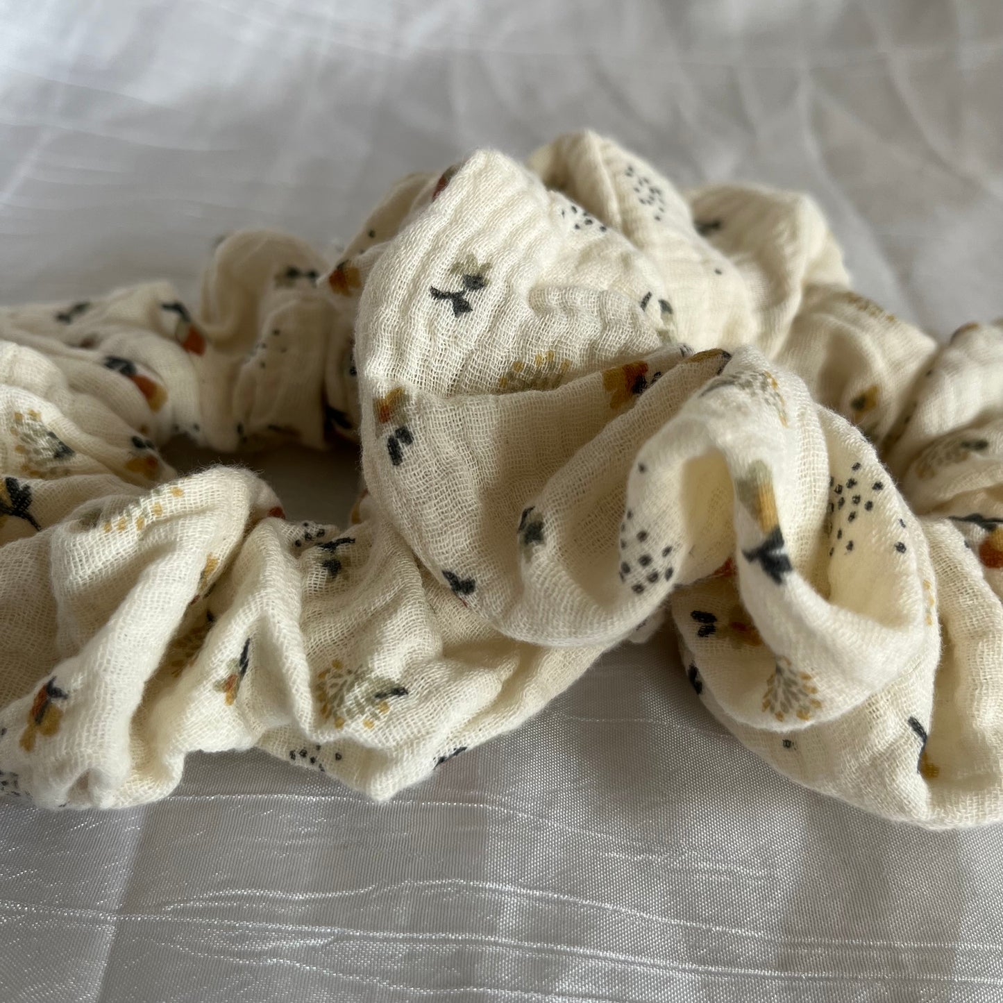 Chouchou Scrunchie en gaze de coton Cueillette