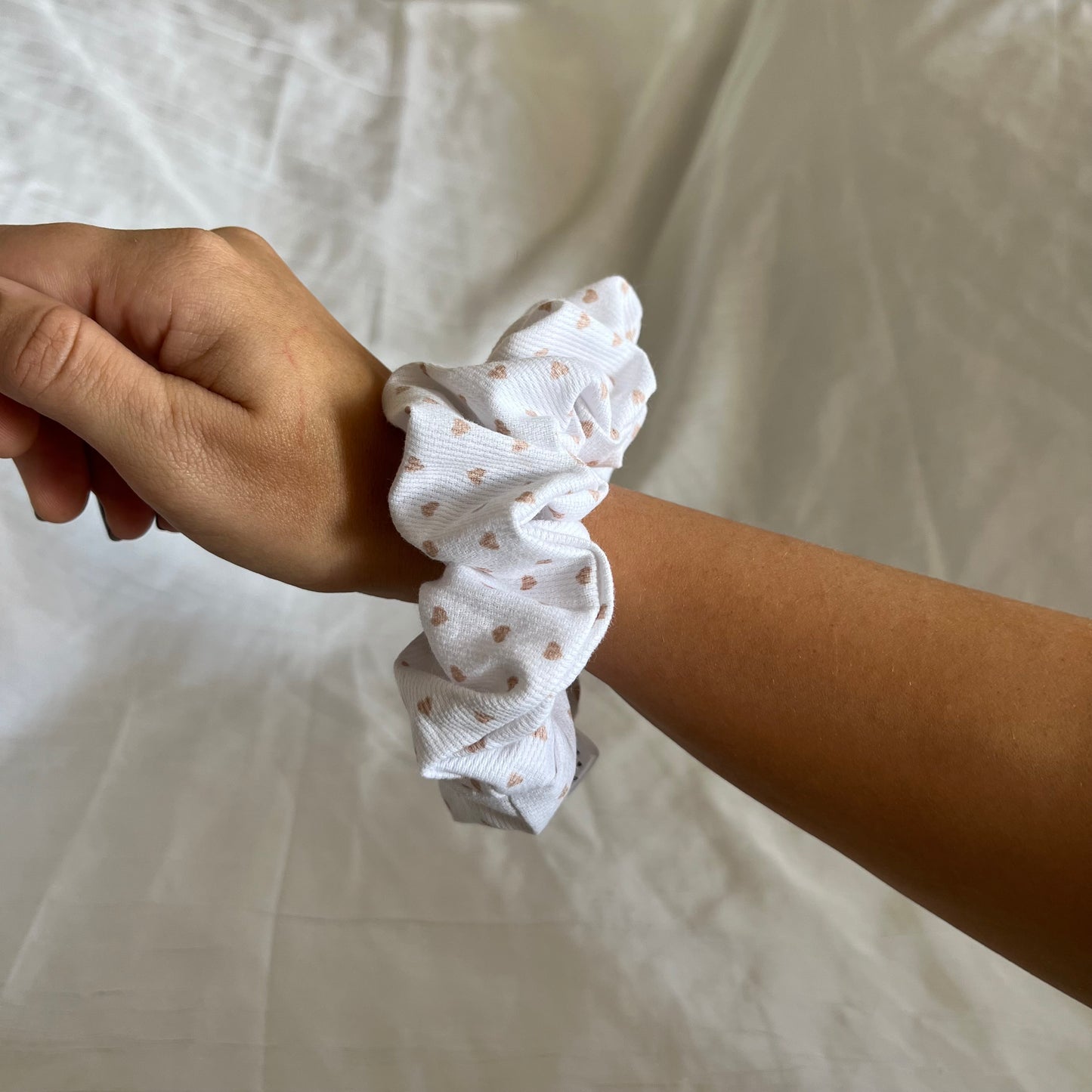 Chouchou Scrunchie en coton Cœur nude