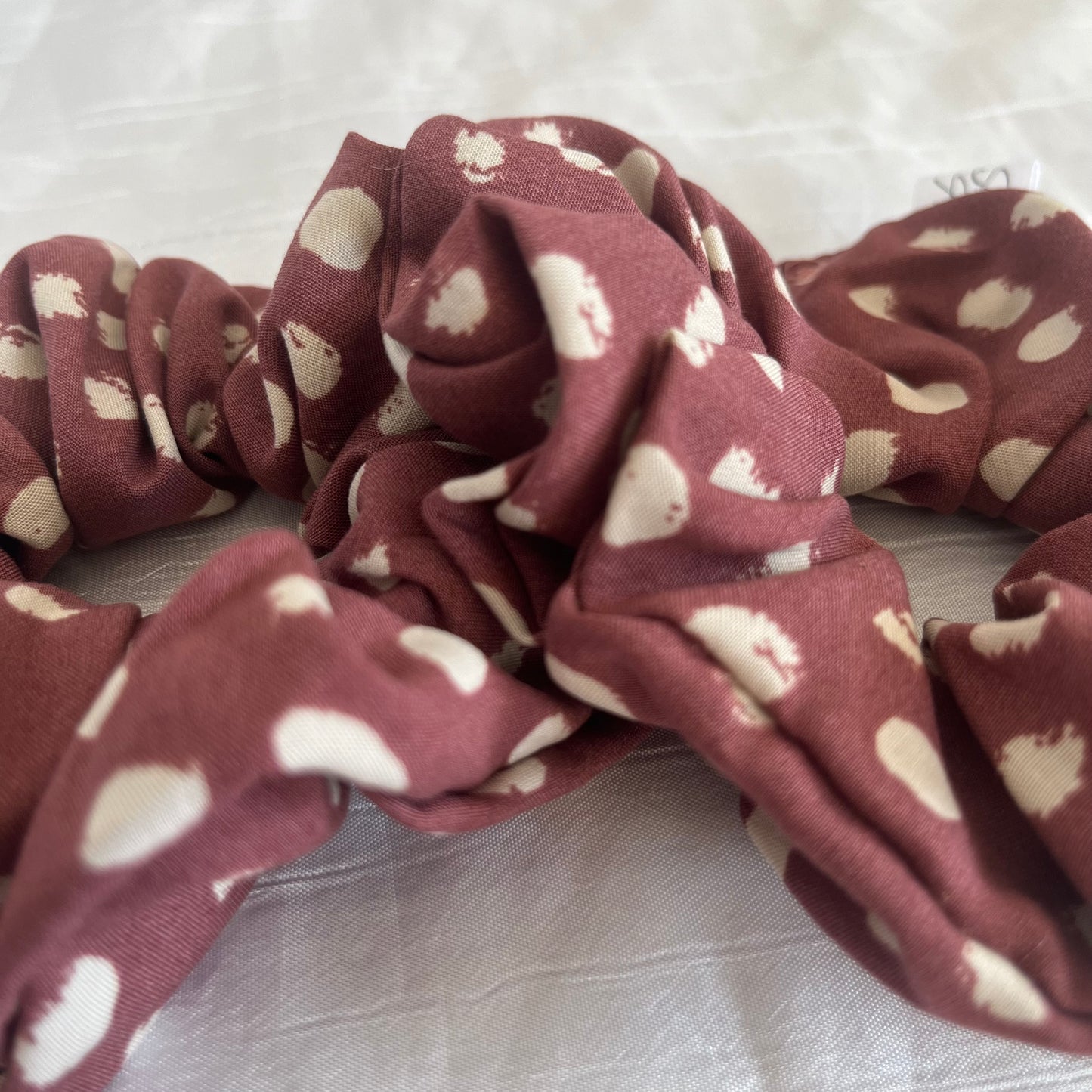 Chouchou Scrunchie en coton pois mauve