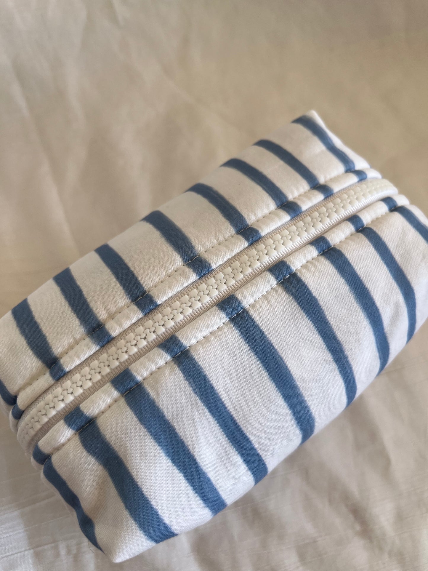 Trousse rayé