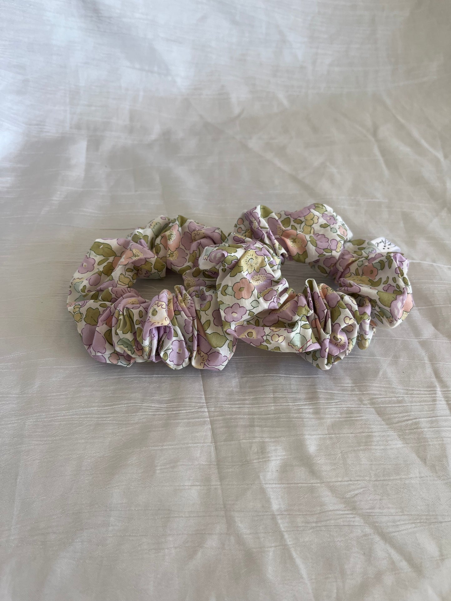 Chouchou Scrunchie en coton Liberty Lilas 💜