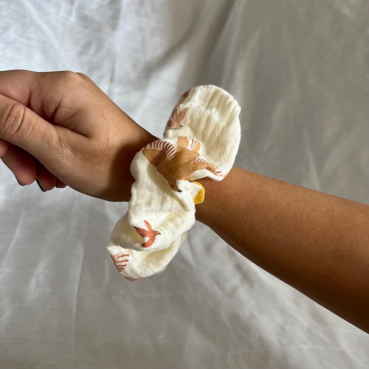 Chouchou Scrunchie en gaze de coton Birdy