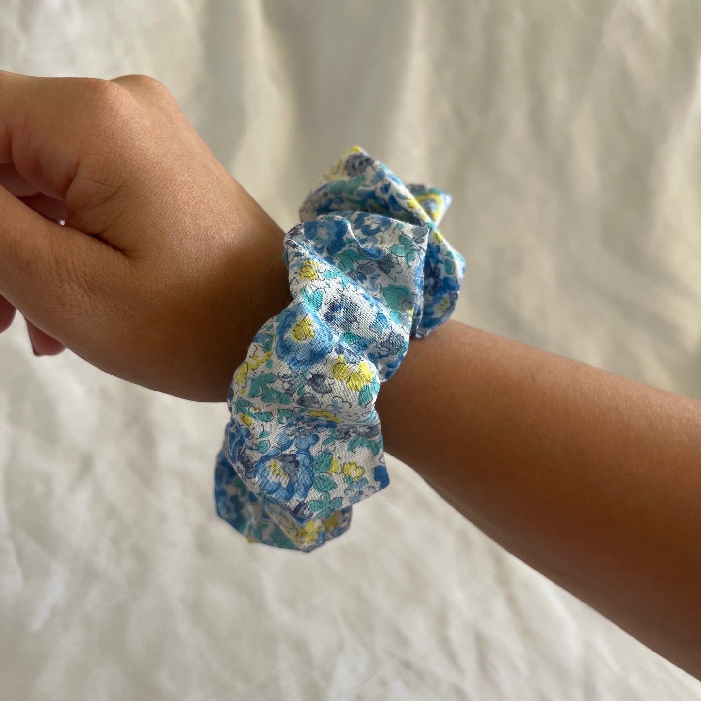 Chouchou Scrunchie en coton Aquarelle Bleu