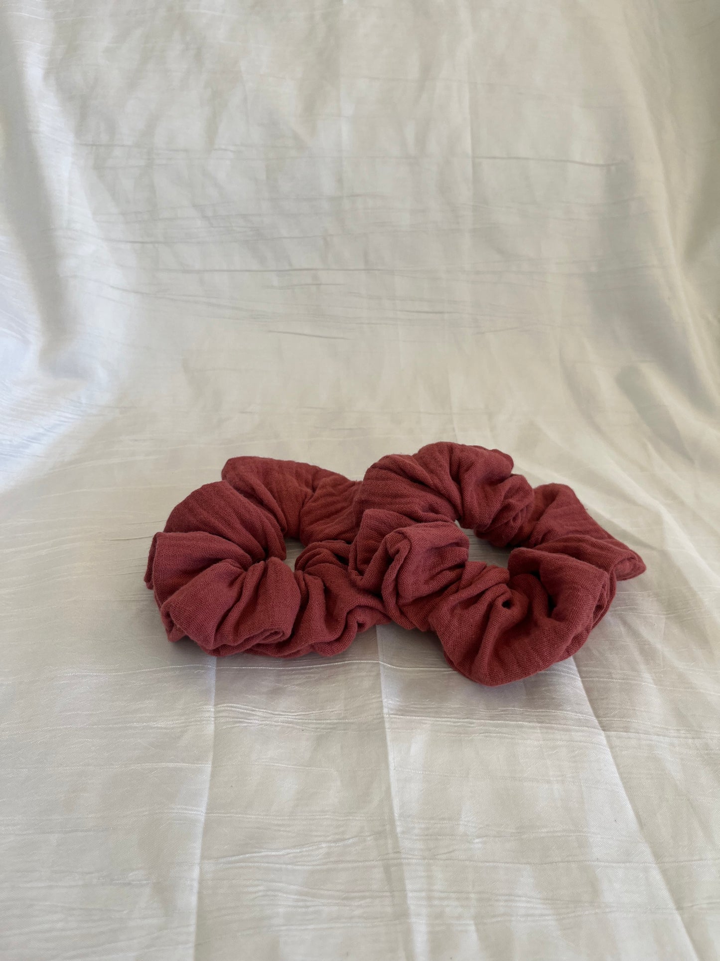 Chouchou Scrunchie en gaze Vieux Rose