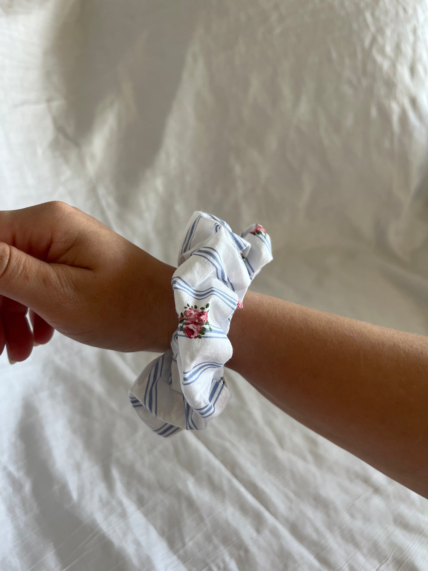 Chouchou Scrunchie en coton Fleurie