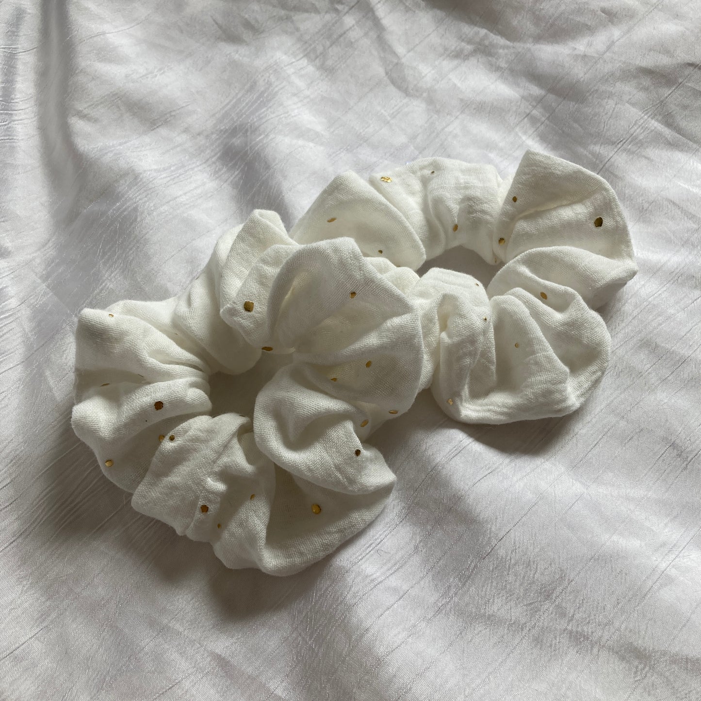 Chouchou Scrunchie en gaze de coton Un été sans fin