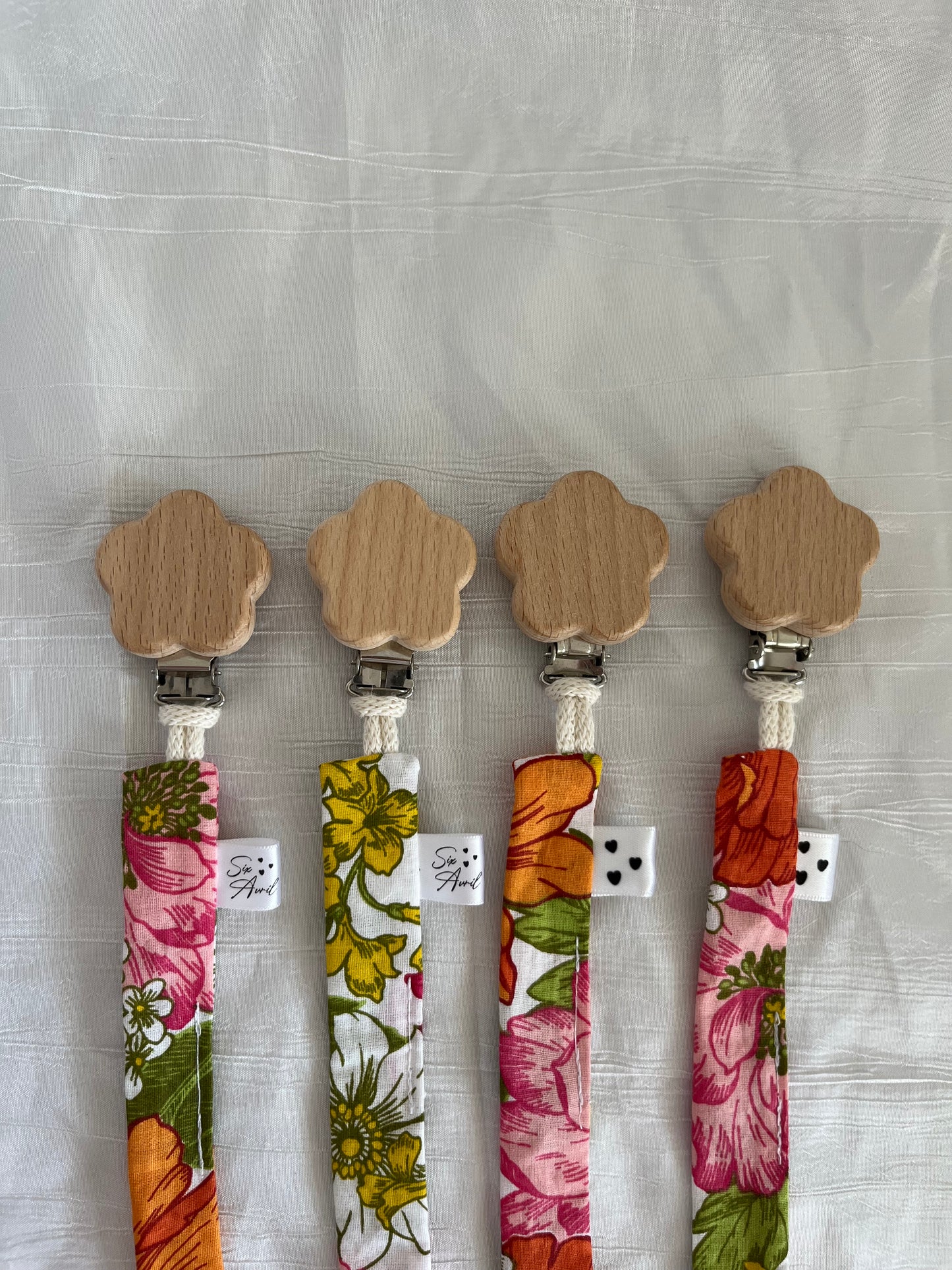Attache tétine Vintage Flower