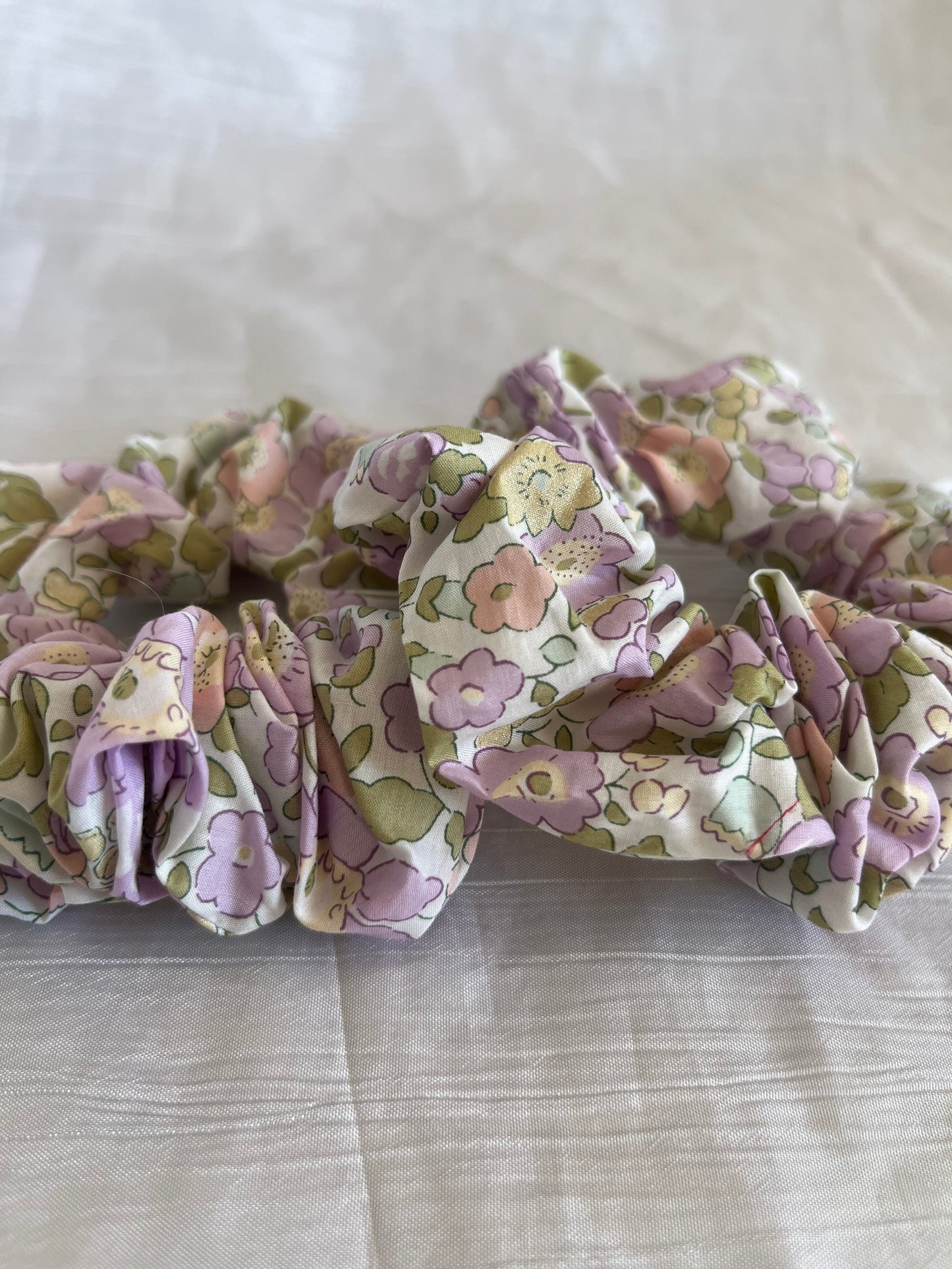 Chouchou Scrunchie en coton Liberty Lilas 💜