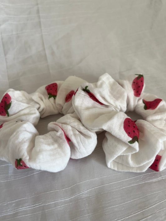Chouchou Scrunchie en gaze Fraises