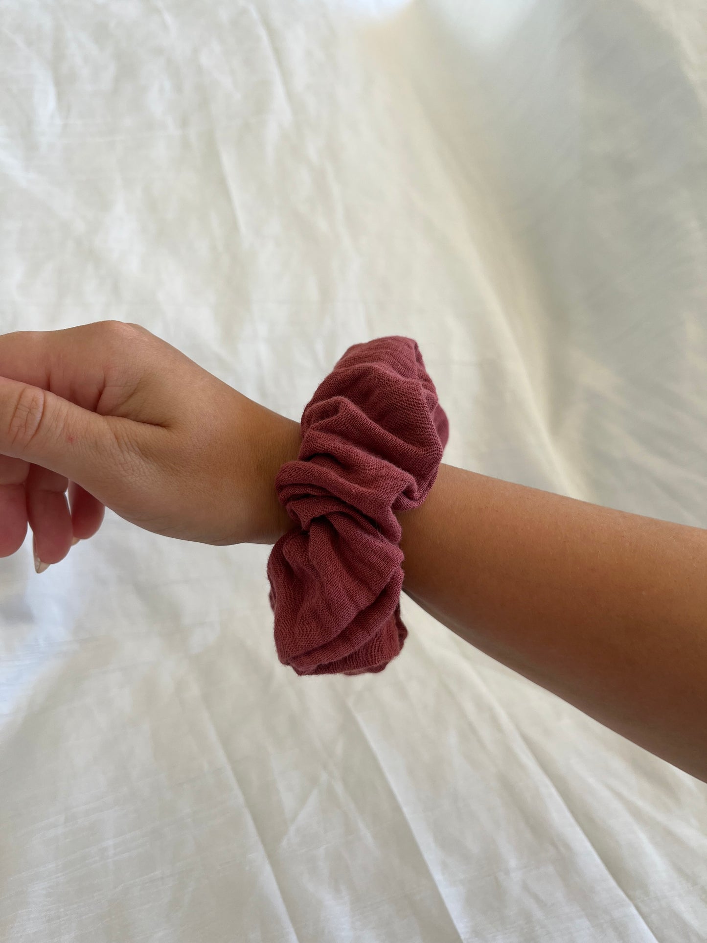 Chouchou Scrunchie en gaze Vieux Rose
