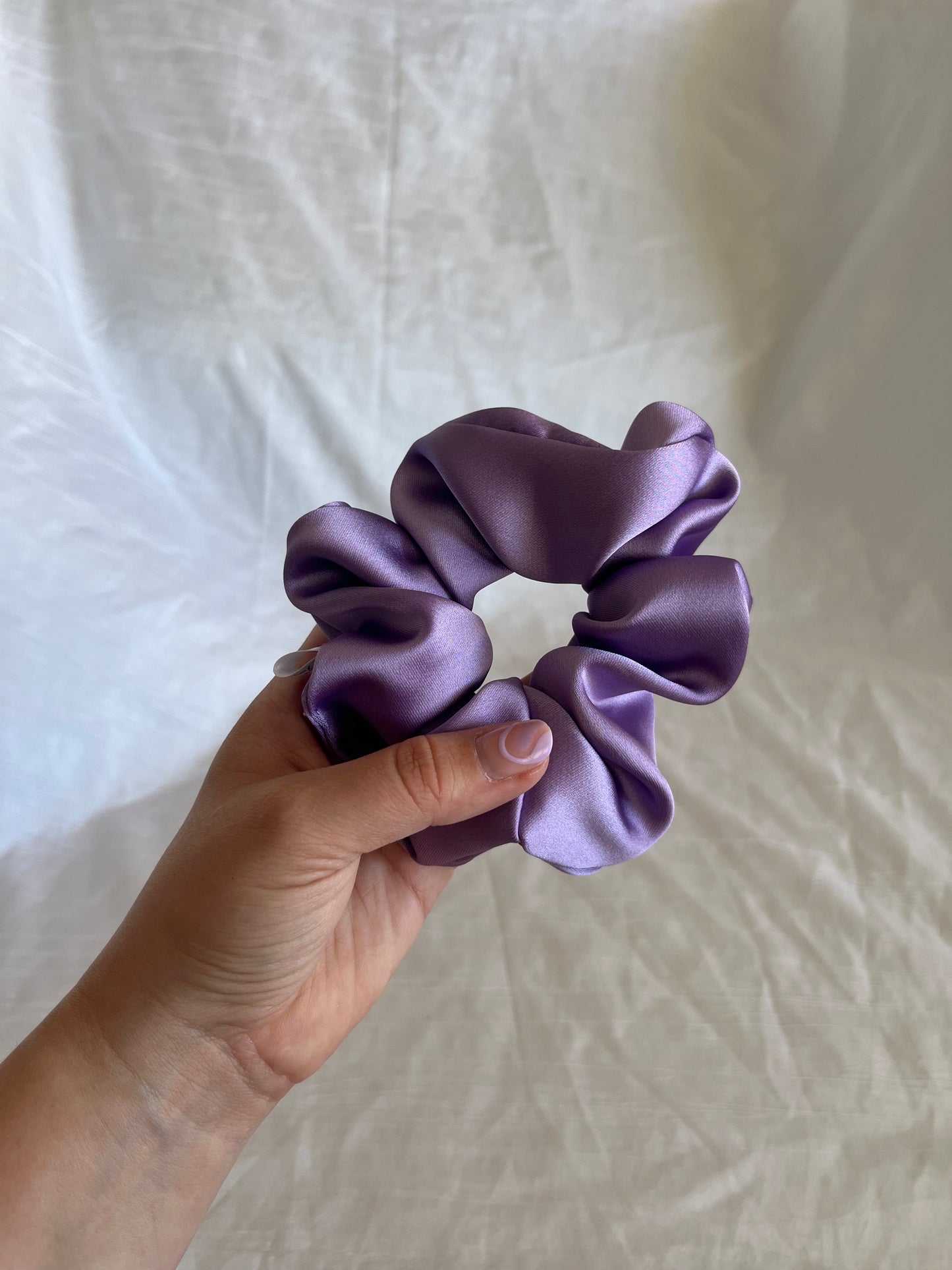 Chouchou Scrunchie en satin Lilas 💜
