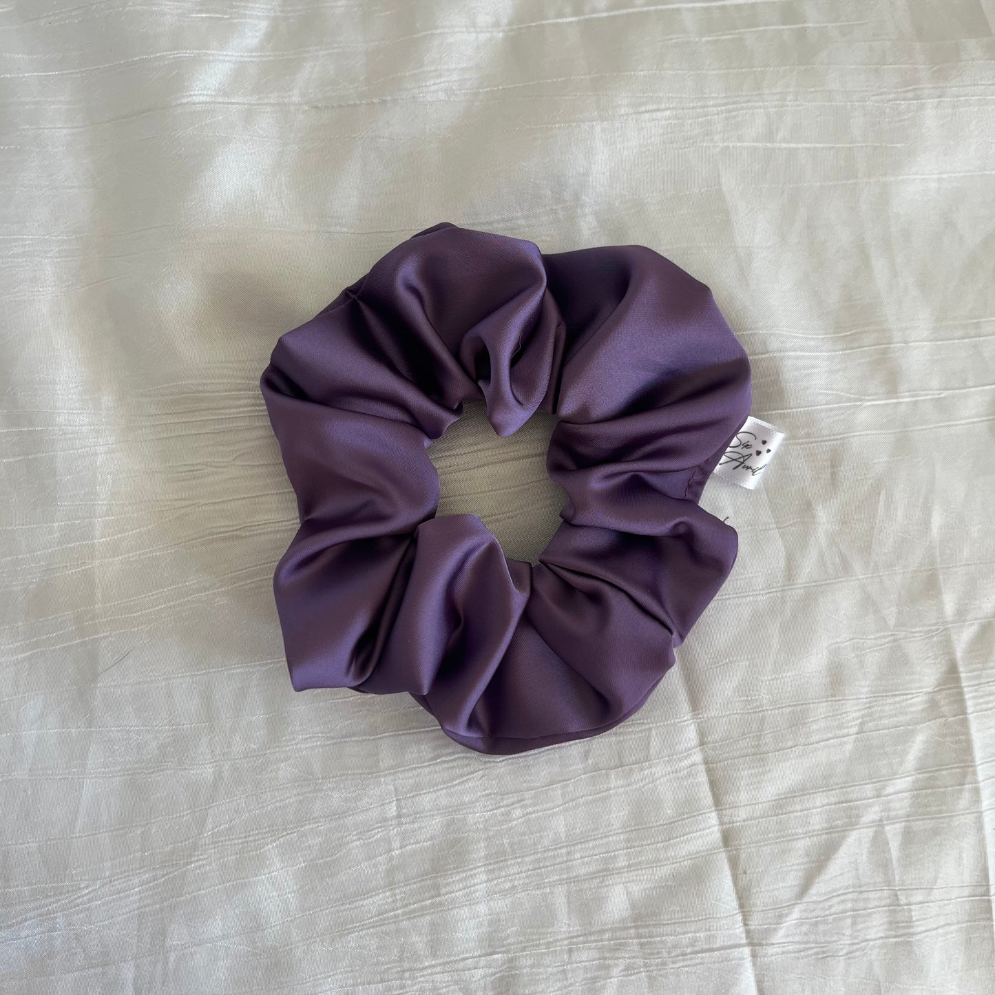 Chouchou Scrunchie en satin Violet