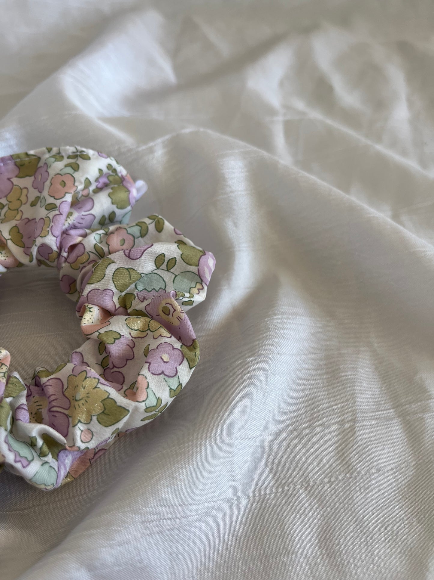 Chouchou Scrunchie en coton Liberty Lilas 💜