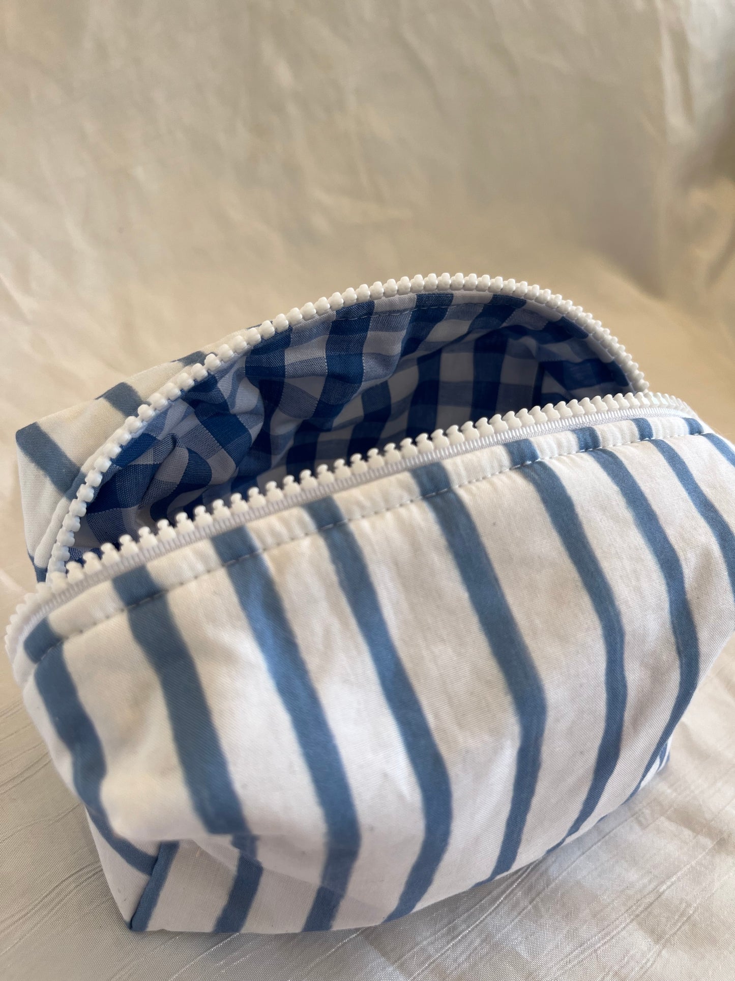 Trousse rayé