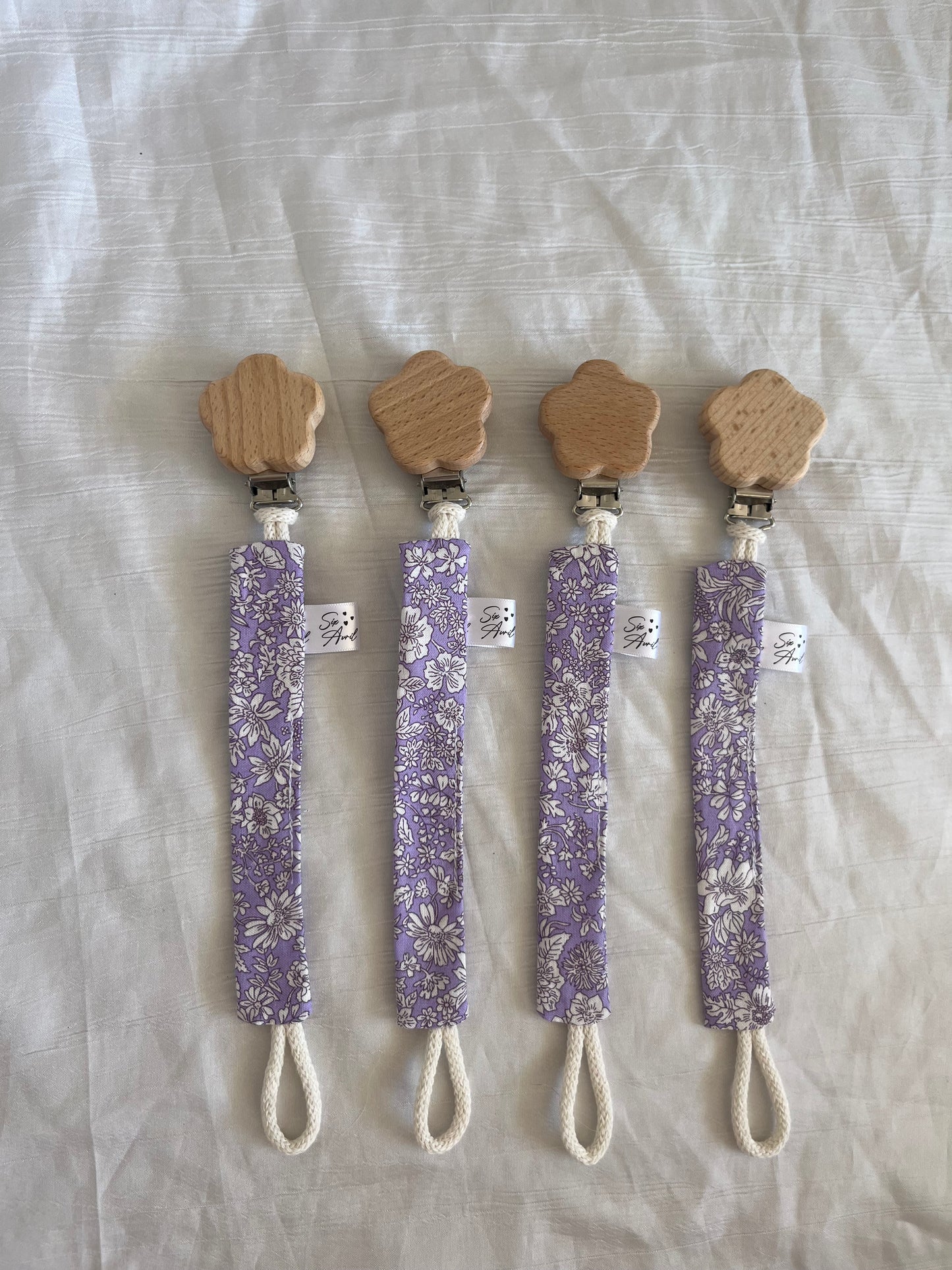 Attache tétine Fleuri violet 💜