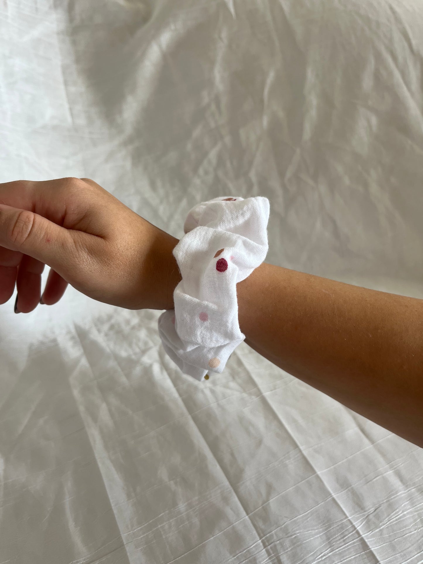 Chouchou Scrunchie en gaze Confettis