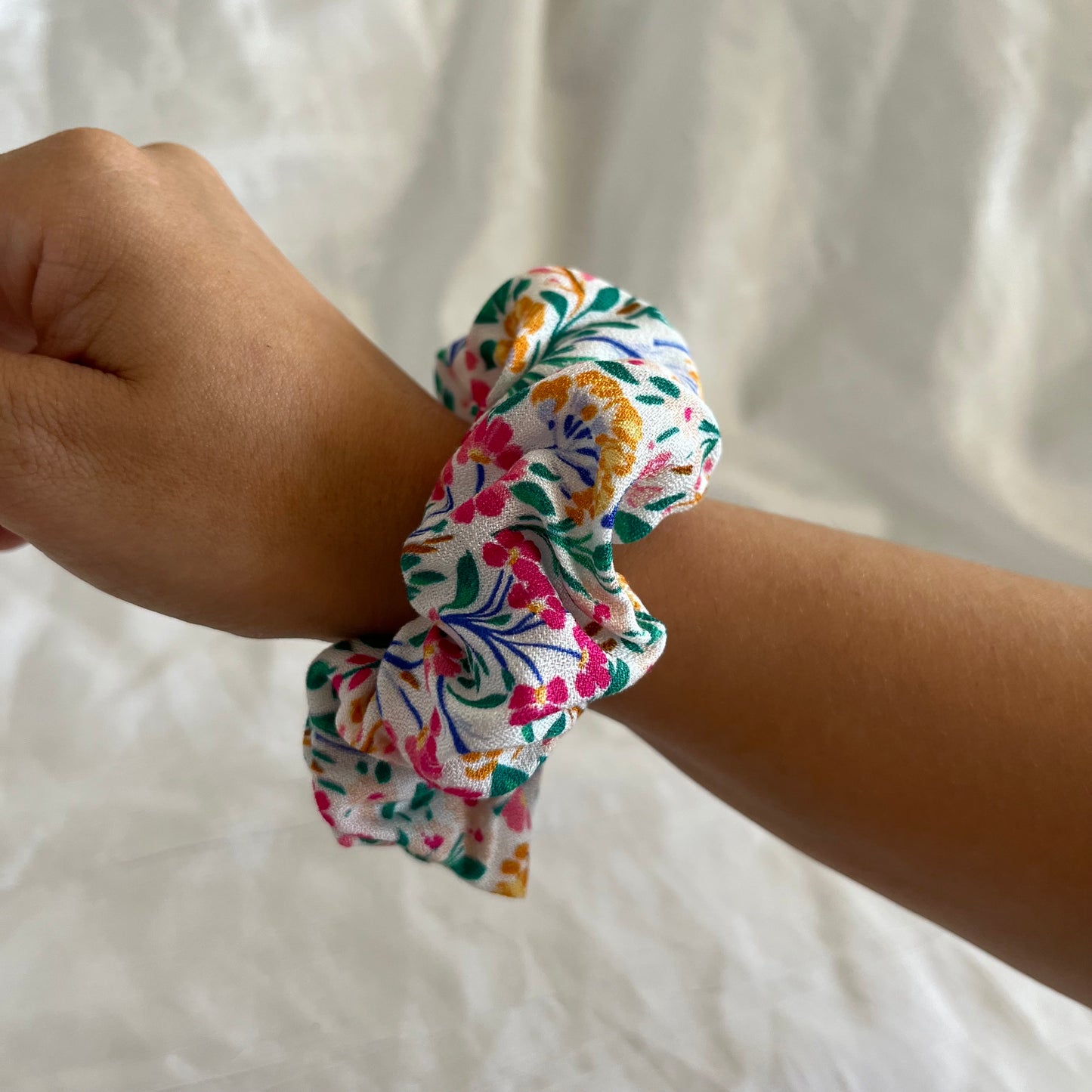 Chouchou Scrunchie en coton Fleurs des champs