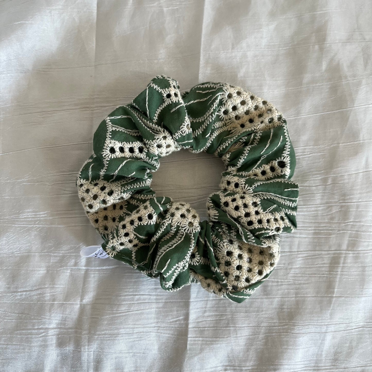 Chouchou Scrunchie en coton Broderie verte