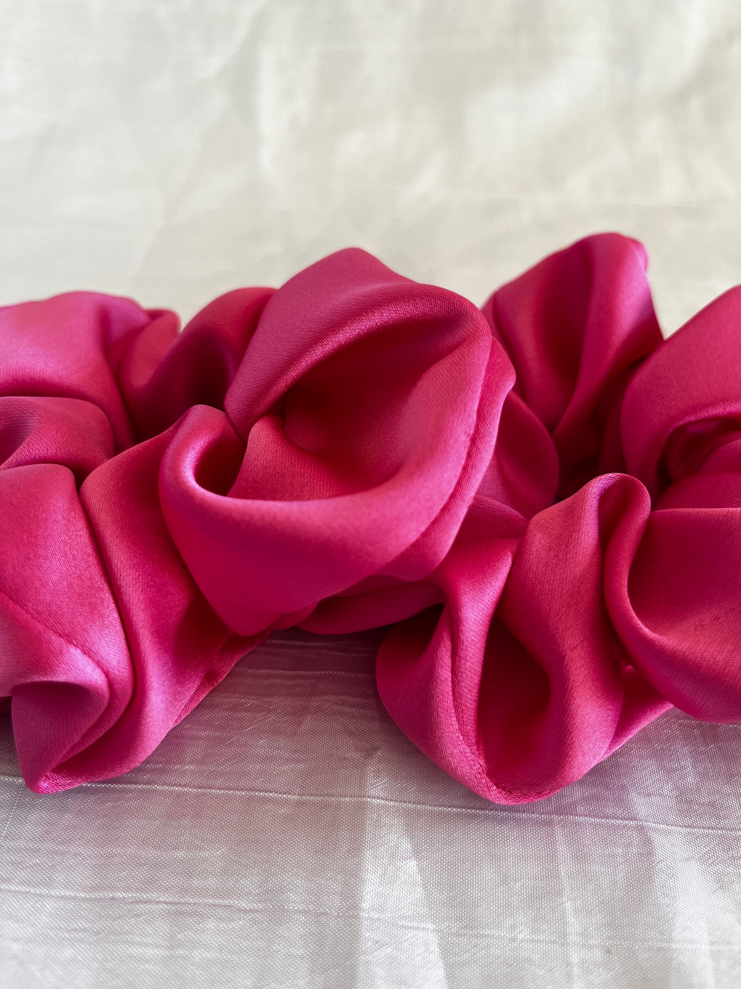 Chouchou Scrunchie en satin Rose 🩷