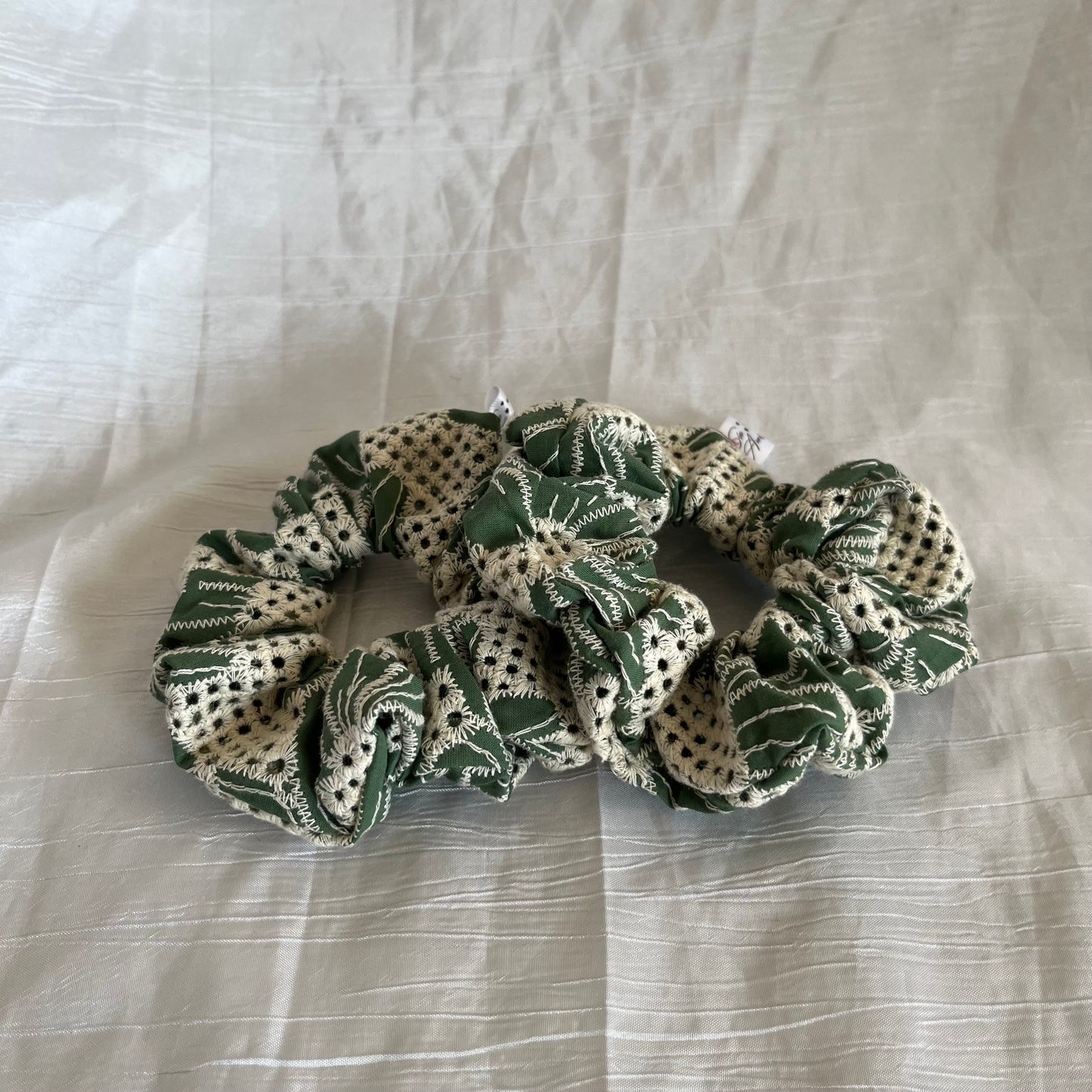 Chouchou Scrunchie en coton Broderie verte