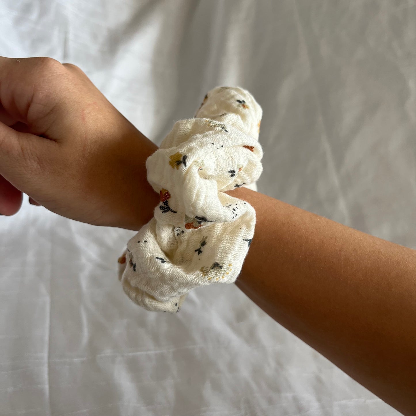 Chouchou Scrunchie en gaze de coton Cueillette